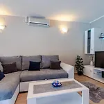 Casa de Férias Seaside Miranda Vela Luka