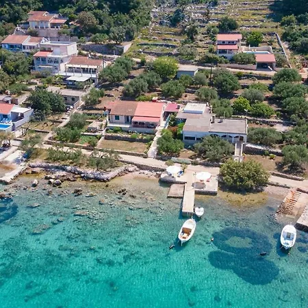 Seaside Miranda Vela Luka