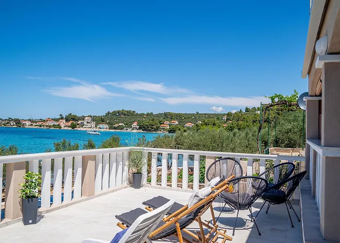 Seaside Miranda Vela Luka